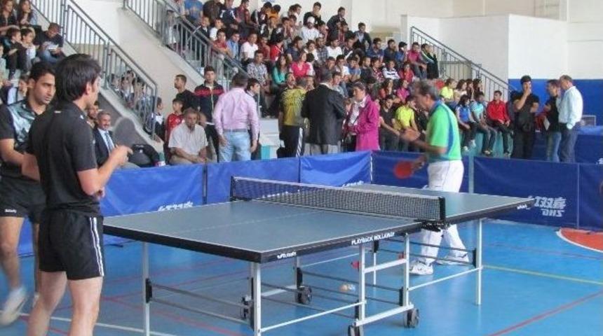 Yy&uuml; İle Tebriz &Uuml;niversitesi Arasında Dostluk M&uuml;sabakası