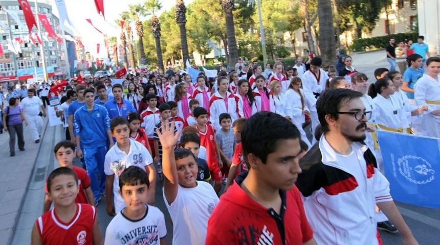 Denizli&rsquo;de Amat&ouml;r Spor Kul&uuml;pleri Haftası Kutlandı