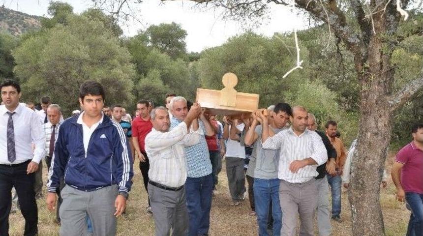 Okul Yolunda Can Veren Yunus Toprağa Verildi