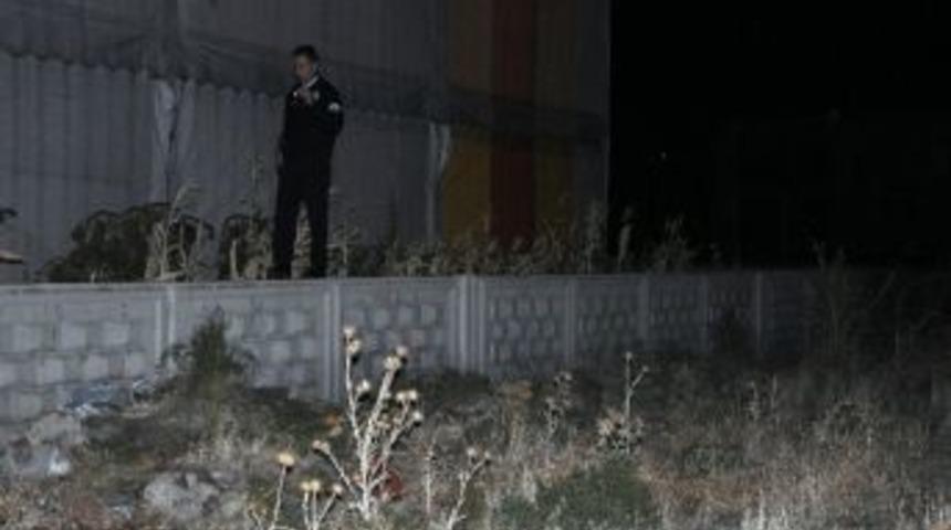 Polis, Dur İhtarına Uymayarak Ka&ccedil;an Zanlıları Yağmur Altında Saatlerce Aradı