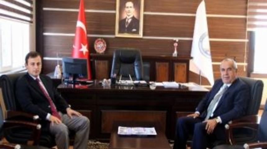 Suşehri Kaymakamı Per&ccedil;i, Belediye Başkanı Sel&rsquo;e İade-i Ziyarette Bulundu