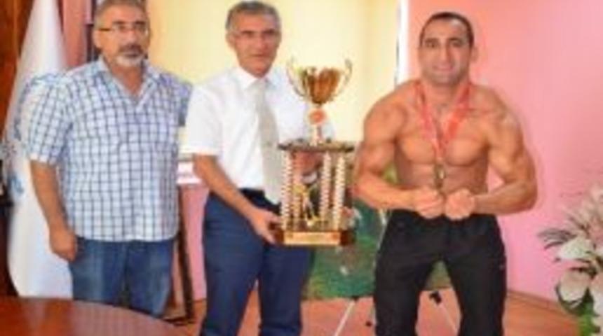 Hadi, T&uuml;rkiye Şampiyonu Y&uuml;ksel&rsquo;i Kabul Etti