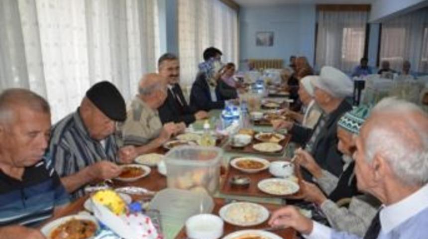 Vali Ayyıldız'dan anlamlı ziyaret