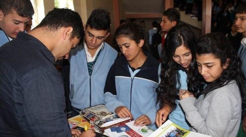 Erzincan Gen&ccedil;lik Merkezi Liselerde Stant A&ccedil;tı