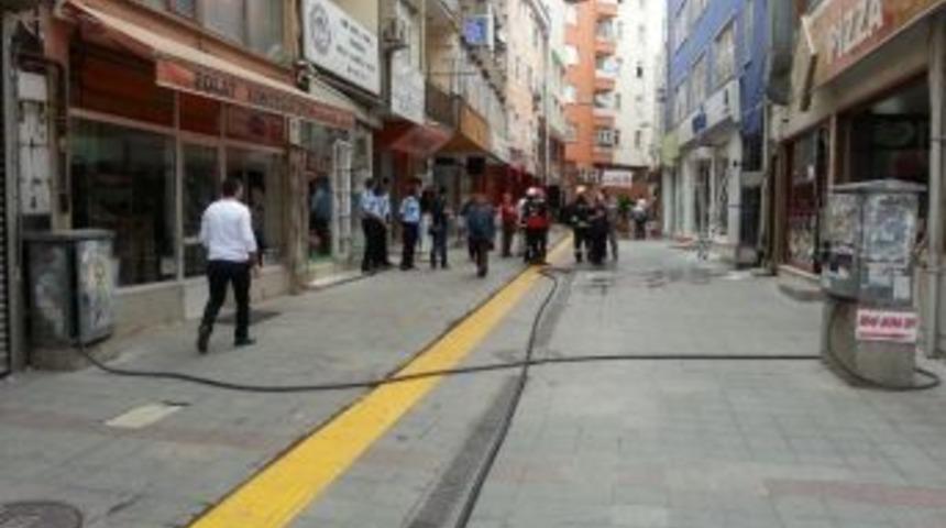 Elektrik Nedeniyle &Ccedil;ıkan Yangın Korkuttu