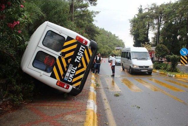 Marmaris te &Ouml;ğrenci Servisi Devrildi 3