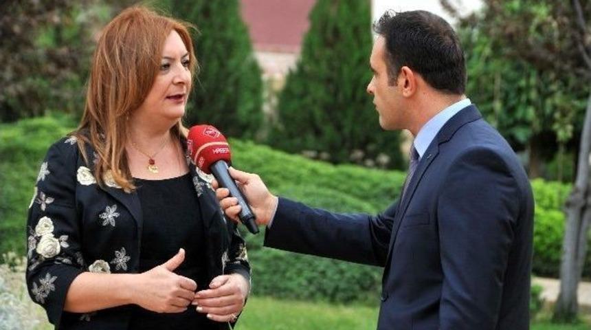 Roman Dili Ve K&uuml;lt&uuml;r Enstit&uuml;s&uuml;, Ad&uuml;&rsquo;de Masaya Yatırıldı