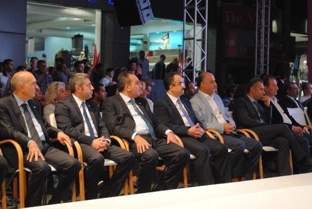 Sokak Ortasına Podyum Kuruldu, Juri Vatandaş Oldu