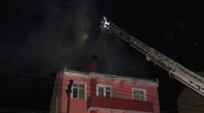 Çanakkale'de Bir Eve Yıldırım Düştü