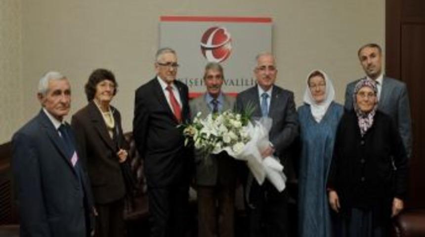 Vali Tuna: Yaşlıları Sahip &Ccedil;ıkmak Hepimizin G&ouml;revi