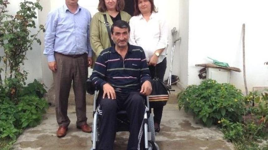 Başkan Bayram&rsquo;ın Eşi Elka Bayram Engelilileri Sevindirdi