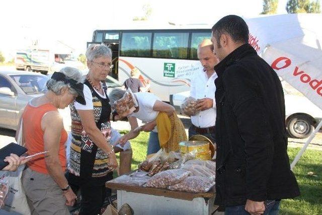 Alman Turistler Ahlat’a Hayran Kaldı