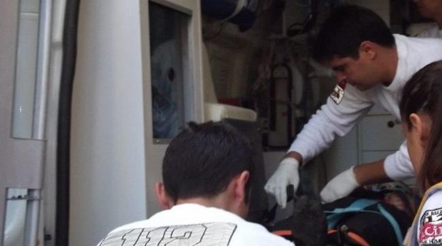 &Ccedil;atısını Temizlerken D&uuml;ş&uuml;p Yaralandı