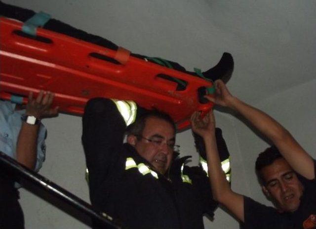 &Ccedil;atısını Temizlerken D&uuml;ş&uuml;p Yaralandı 1