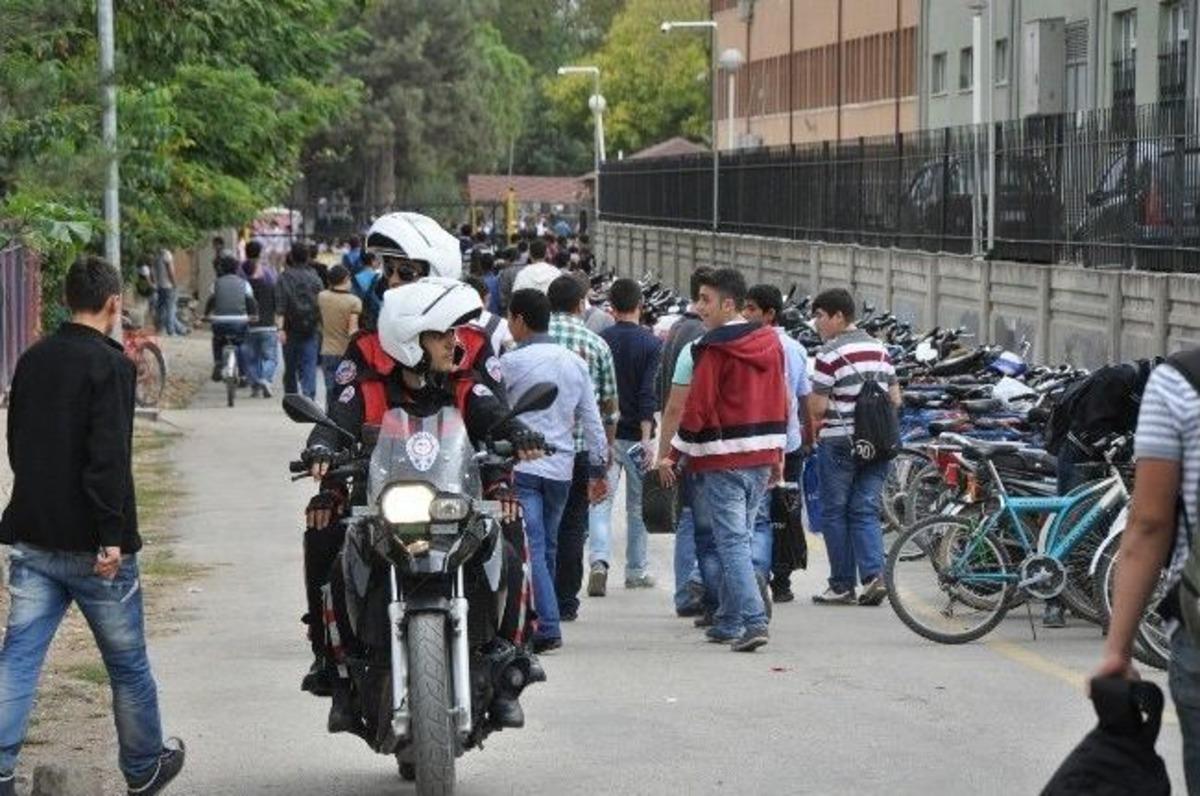 İneg&ouml;l Polisi Okullarda Kuş U&ccedil;urtmuyor