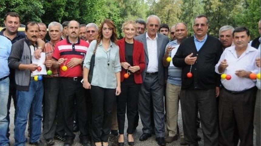 Chp'li Kadın Adaydan Şof&ouml;rlere 'stres Topu'