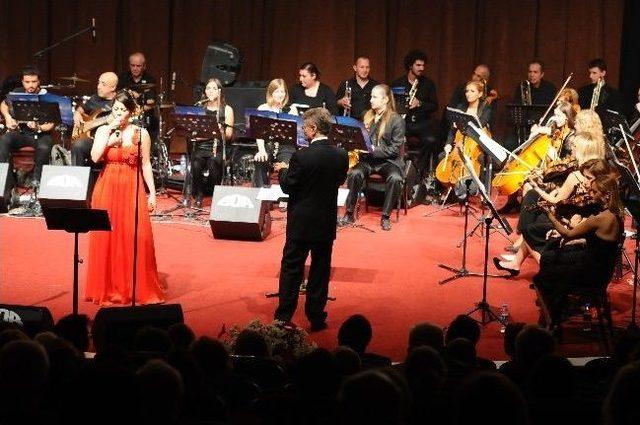 Kent Orkestrası Menemenliler İçin Söyleyecek 1