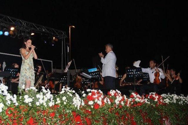 Kent Orkestrası Menemenliler İçin Söyleyecek 2