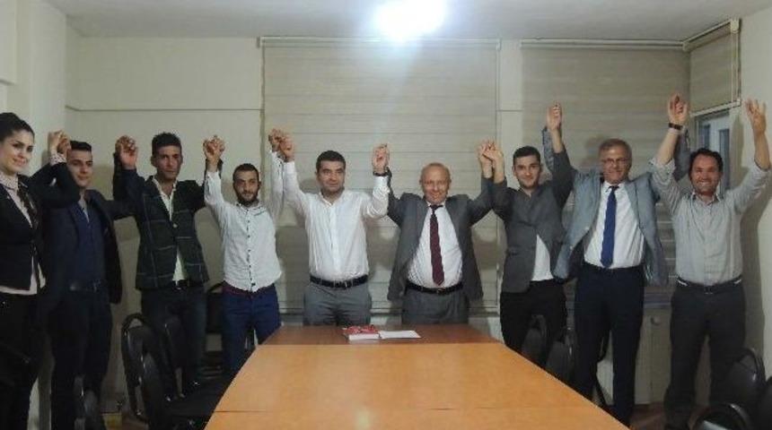 İl&ccedil;e Gen&ccedil;lik Kolları Sinan Meral&rsquo;e Emanet