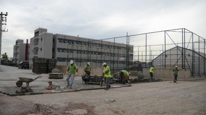 Kartepe'nin Yolları Tek Tek İşleniyor