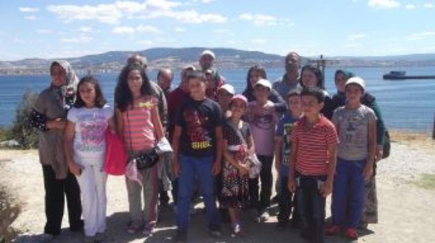 Yetim &Ouml;ğrencilerin Eğitimine Kızılay Eski Genel Başkanından Destek