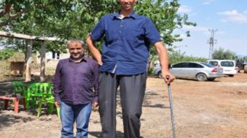 D&uuml;nyanın En Uzun Adamı Sultan K&ouml;sen Evleniyor