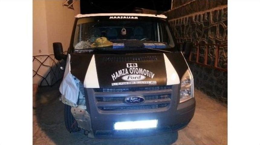 Kamyonetin &Ccedil;arptığı &Ccedil;ocuk Hayatını Kaybetti