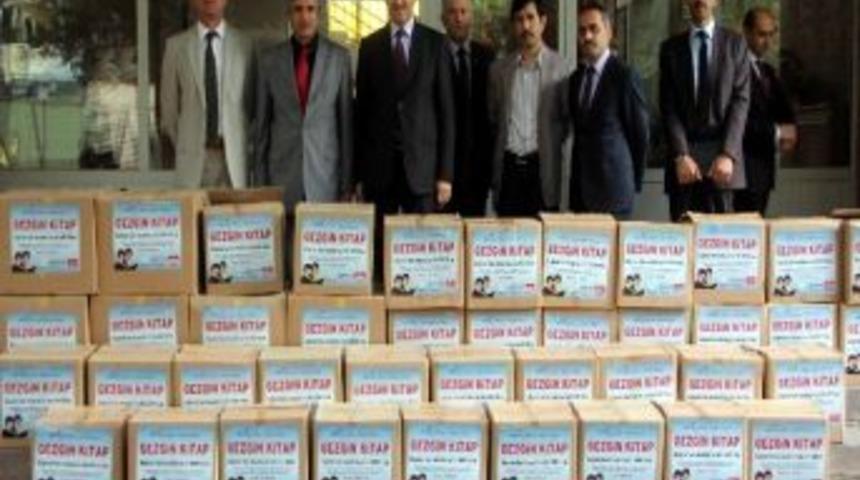 Bağcılar Belediyesi Karab&uuml;k&rsquo;e 20 Bin Kitap Getirdi