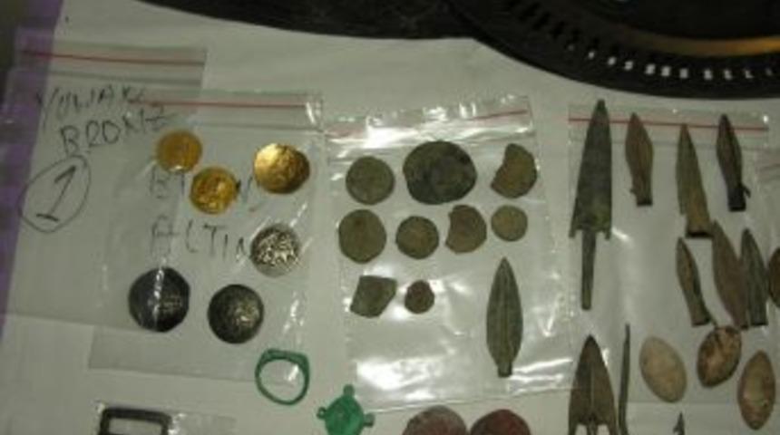 Edremit'te 913 Adet Sikke Ele Ge&ccedil;irildi