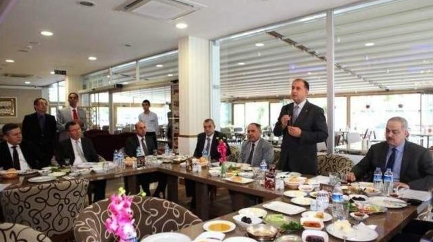 Vali &Ccedil;omaktekin&rsquo;den Tarihi Kentsel D&ouml;n&uuml;ş&uuml;m Vurgusu