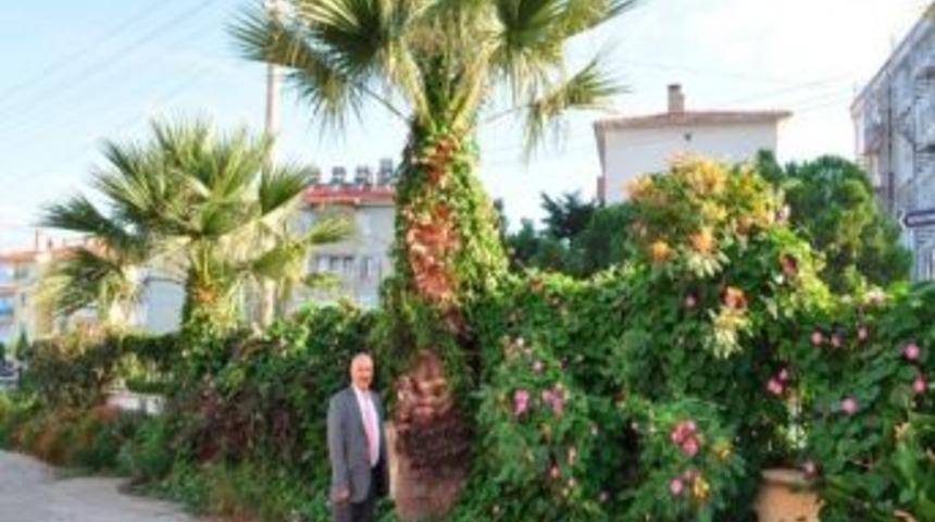 Bah&ccedil;e &Ccedil;i&ccedil;eklerle Donatıldı