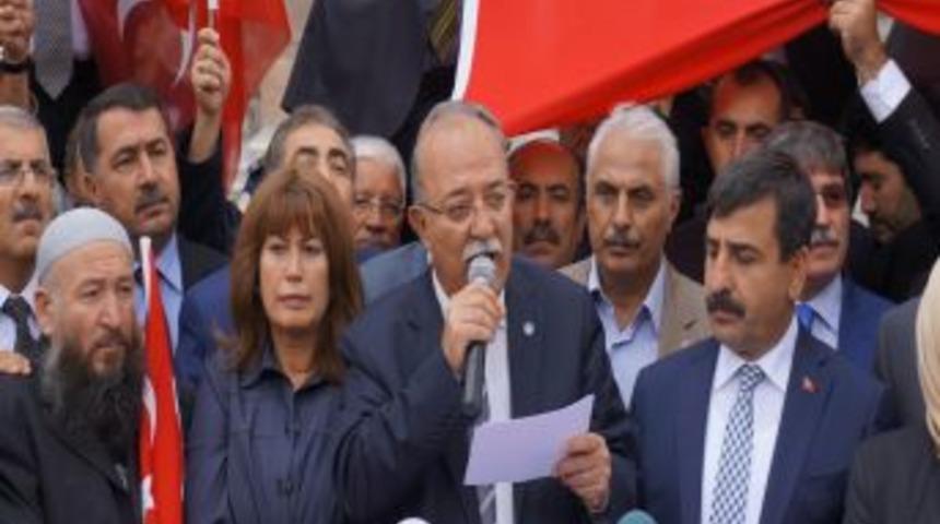 Eski Meclis &Ouml;n&uuml;nde &lsquo;Andımız&rsquo; Protestosu