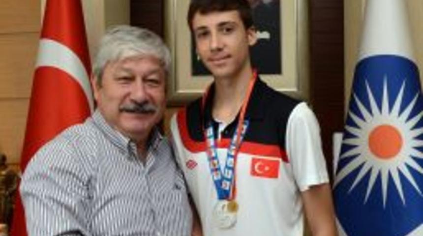 Antalyalı Tekvandocu Olimpiyat Ikincisi Oldu