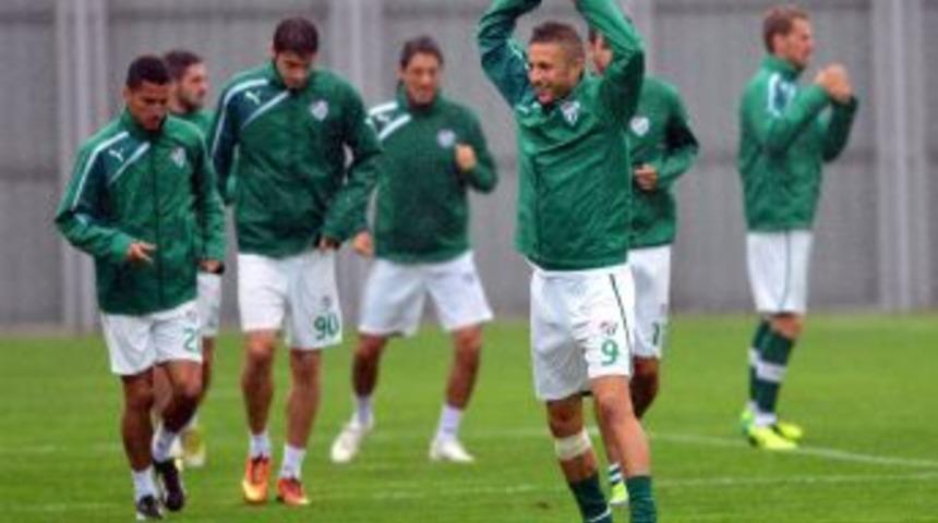 Bursaspor, Yağmur Altında &Ccedil;alıştı