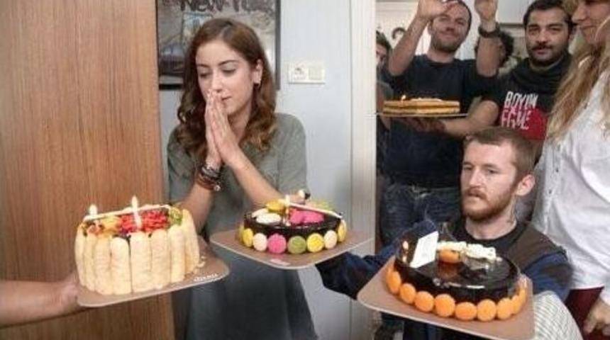 Hazal Kaya&rsquo;ya Dizi Setinde S&uuml;rpriz