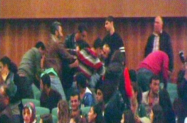 Muğla Sıtkı Ko&ccedil;man &Uuml;niversitesi&rsquo;ndeki Sosyoloji Kongresinde 7 G&ouml;zaltı 2