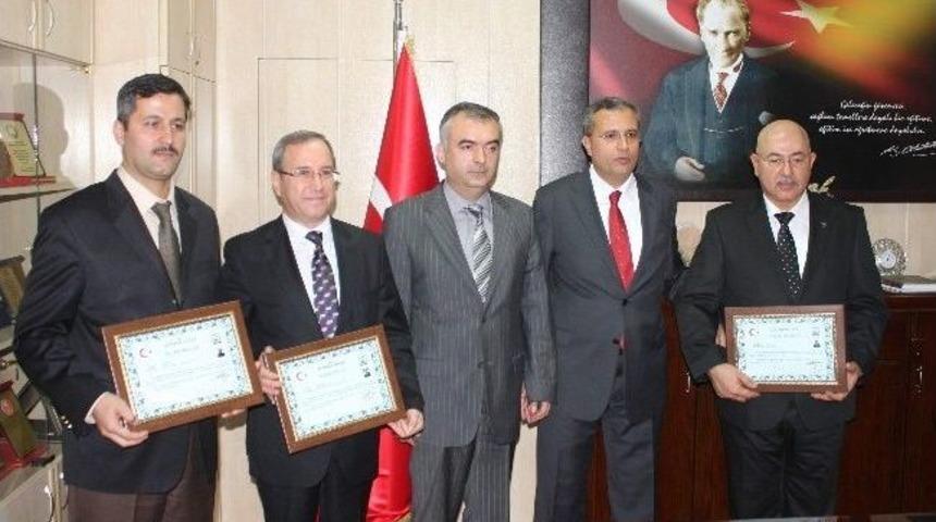 &Ouml;zel Okullar &lsquo;başarı Belgelerini&rsquo; Aldı