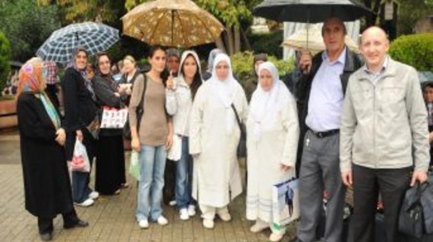 &Ccedil;ifte Vatandaş Kontenjanı Olan Hacı Adayları Yola &Ccedil;ıktı