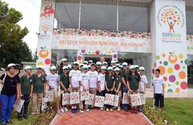 &Ouml;ğrencilerin Expo İlgisi 1