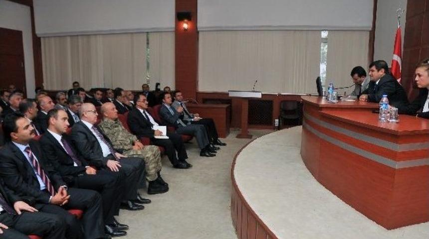 G&uuml;m&uuml;şhane Cumhurbaşkanı G&uuml;l&rsquo;&uuml; Bekliyor