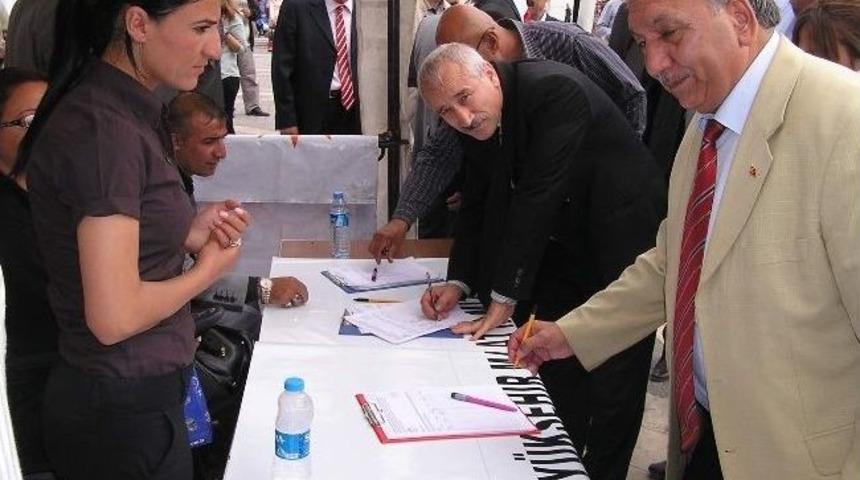 Engellilere Meclis &Uuml;yeliği Verilmesi İ&ccedil;in D&uuml;zenlenen İmza Kampanyasına Destek B&uuml;y&uuml;yor