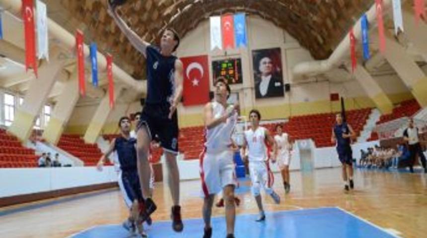 Basketbolda Şampiyon &Ccedil;ınarlıspor Oldu