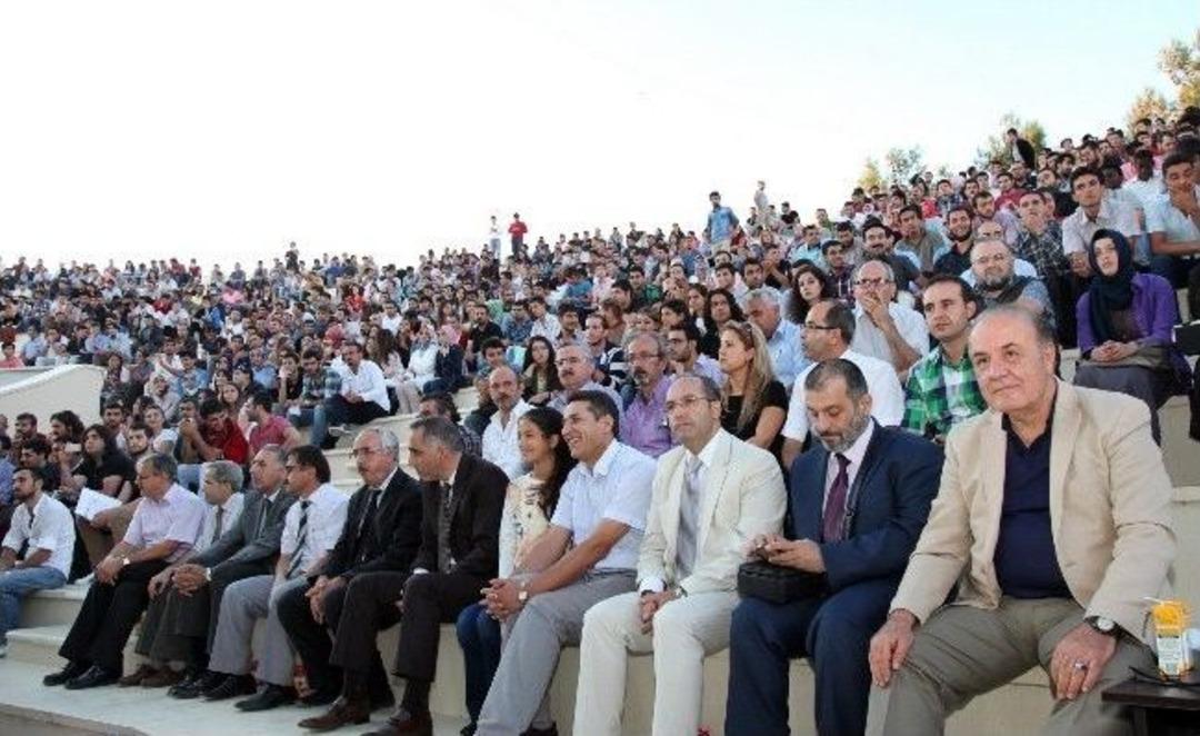 Rekt&ouml;r Coşkun&rsquo;dan &Ouml;ğrencilerle T&uuml;rk&uuml;l&uuml; Sohbet