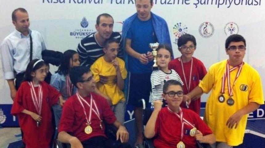 Esog&uuml;'n&uuml;n Engelli Y&uuml;z&uuml;c&uuml;leri T&uuml;rkiye İkincisi