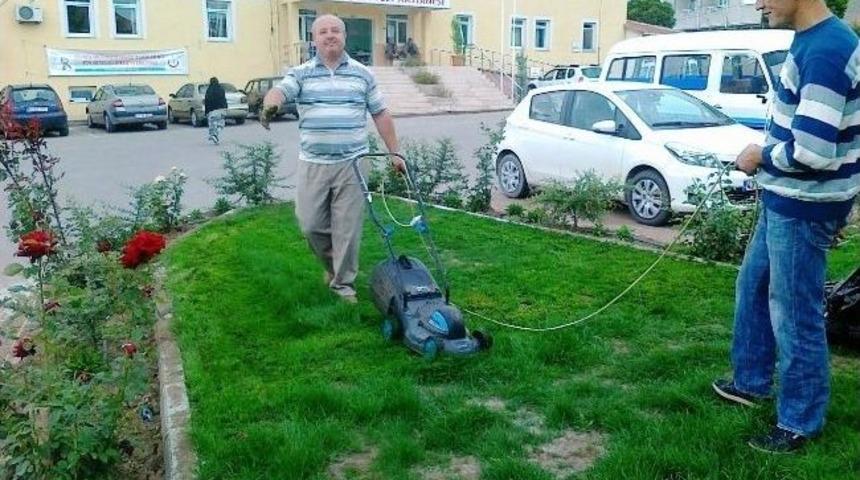 &Ccedil;evre Sağlık Teknisyeninden &Ouml;rnek Davranış