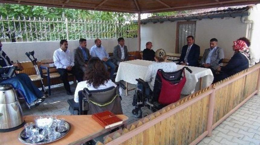 Ak Parti Y&ouml;neticilerinden Tsd&rsquo;ye Ziyaret