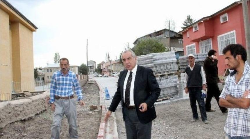 Suşehri&rsquo;nde Parke Taşı D&ouml;şeme &Ccedil;alışmaları Devam Ediyor