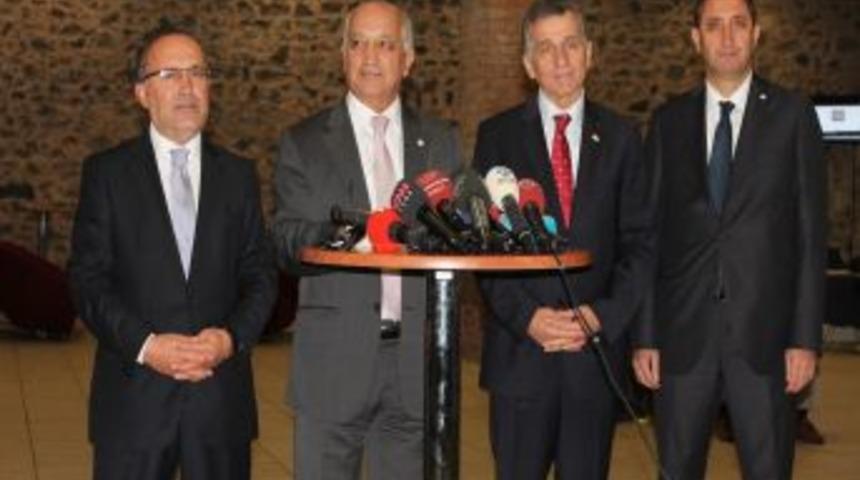 Başbakan Erdoğan, Kızılay'a Kurban Bağışında Bulundu