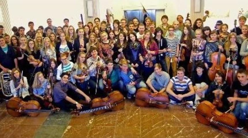 Farklı K&uuml;lt&uuml;rlerin M&uuml;zikal Buluşması