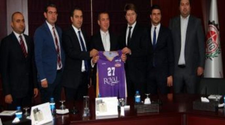 Royal Gaziantep Basketbol Takımı Y&ouml;netiminden Gto Başkanı Bartık&rsquo;a Ziyaret